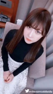 人间打桩机暴插学生妹，学生妹：“我想尿尿”